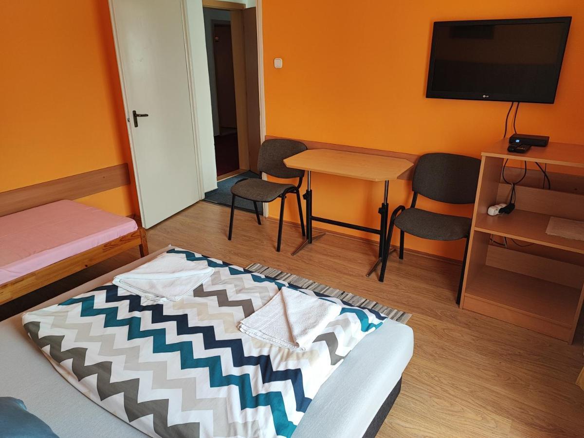 Hotel Beke Sziget Komló 外观 照片