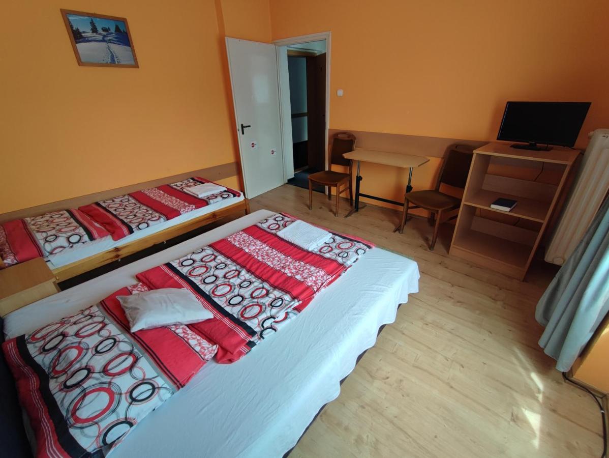 Hotel Beke Sziget Komló 外观 照片