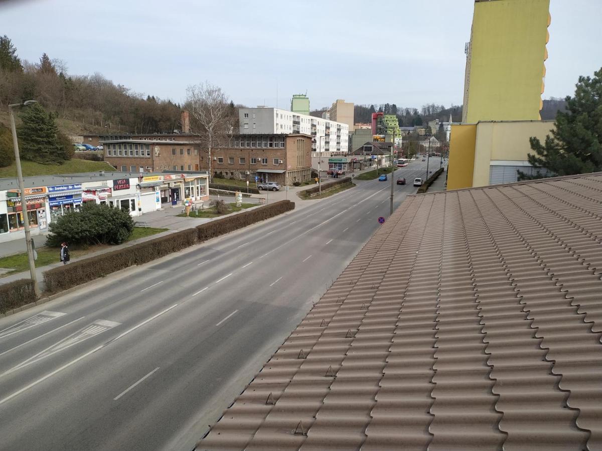 Hotel Beke Sziget Komló 外观 照片