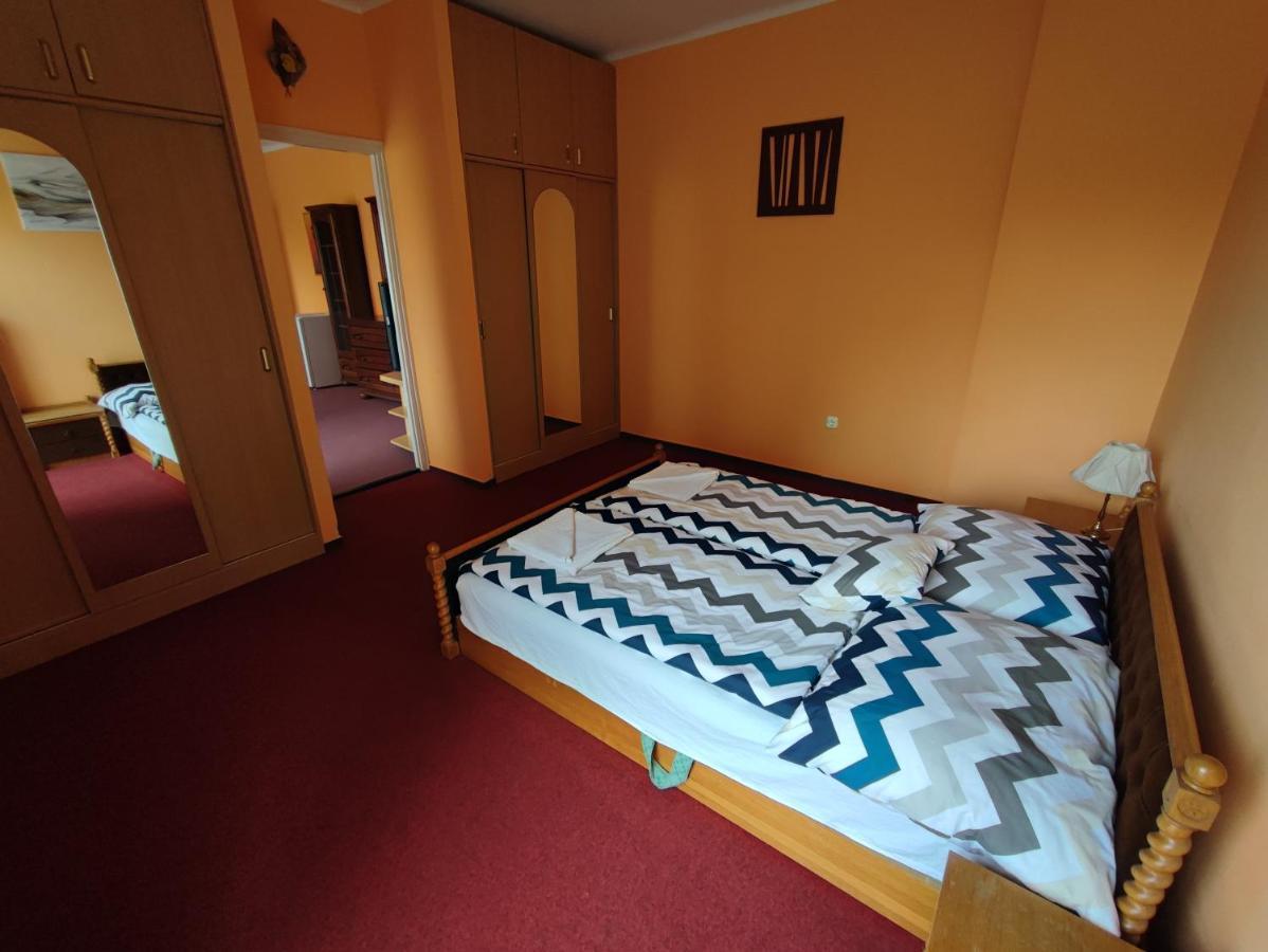 Hotel Beke Sziget Komló 外观 照片