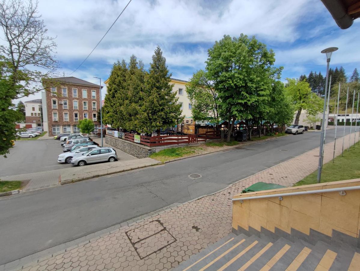 Hotel Beke Sziget Komló 外观 照片