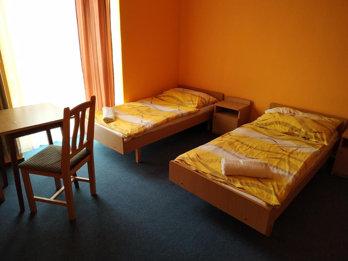 Hotel Beke Sziget Komló 外观 照片