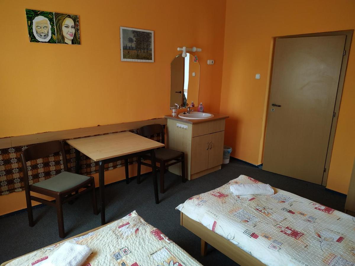 Hotel Beke Sziget Komló 外观 照片