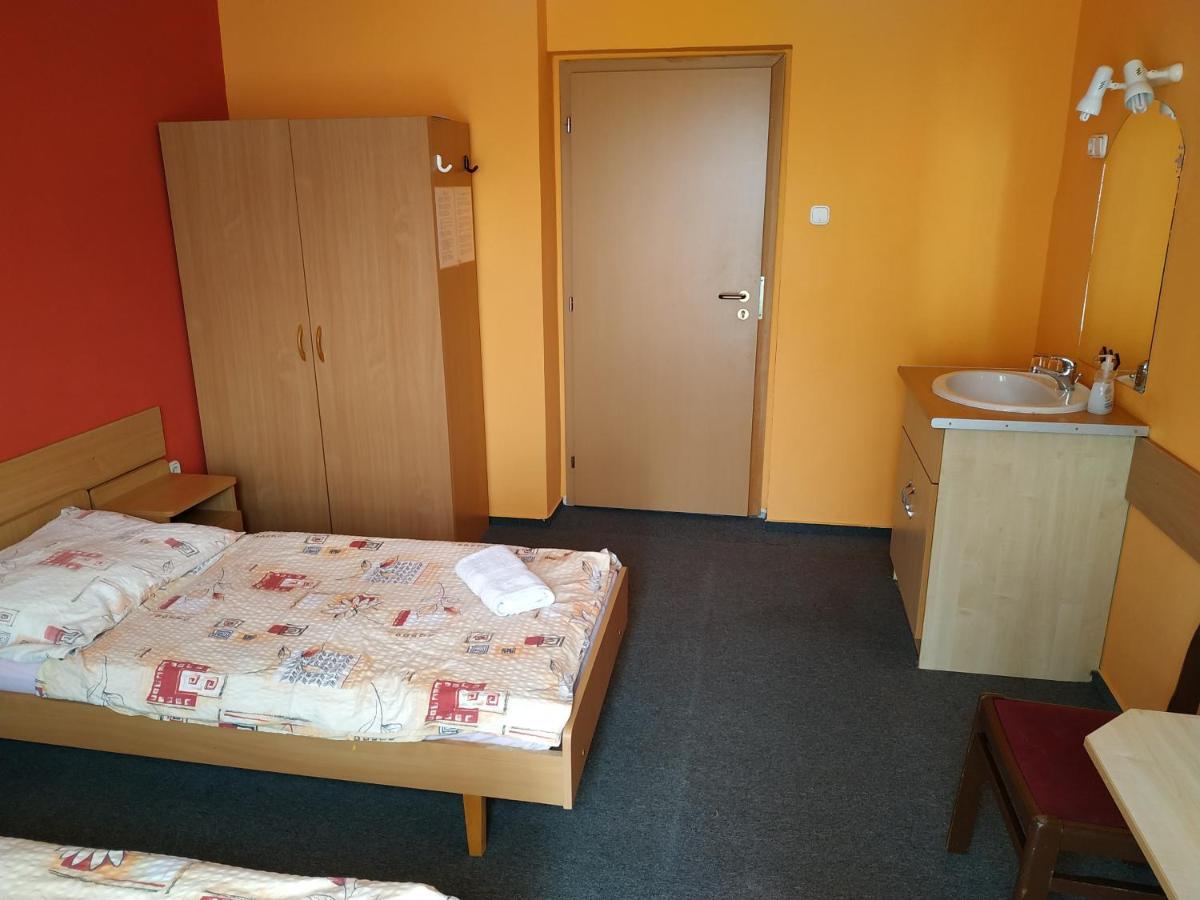 Hotel Beke Sziget Komló 外观 照片